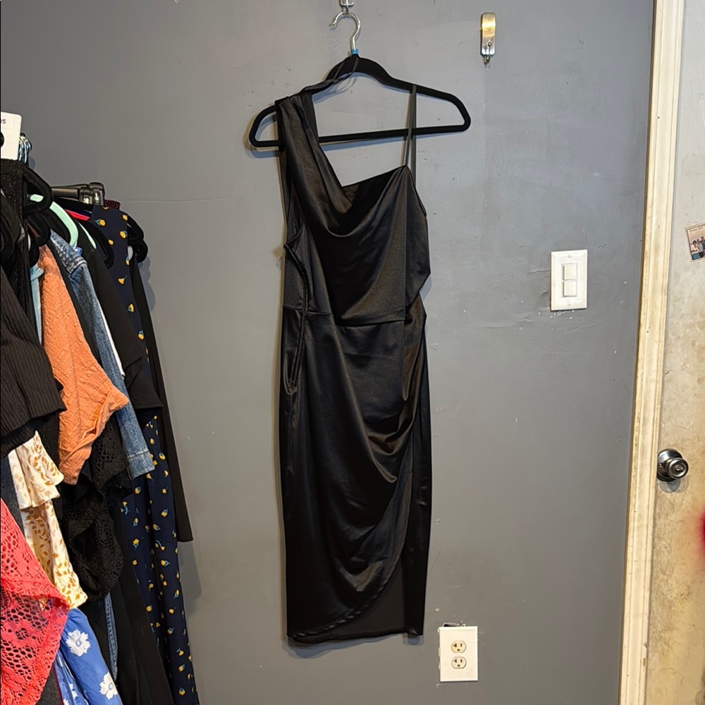 Premier Black One Shoulder Ruched Sheath Dress